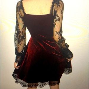 Women’s gothic black lace dress